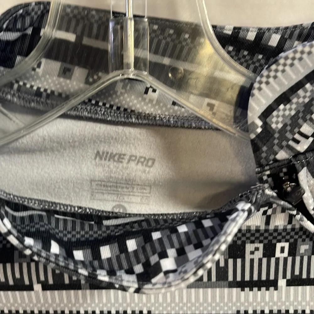Nike Pro pullover Sweatshirt‎ Size XL  girls
